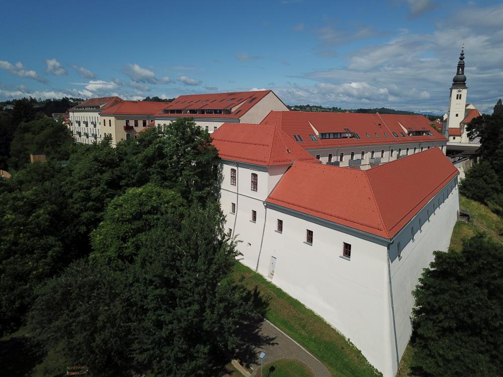 ATW Fürstenfeld Hauptgebäude – Ärztezentrum Abschnitt IV  Fertigstellung der Schloßbastei 2025